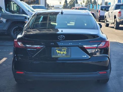 Used 2025 Toyota Camry LE image 5