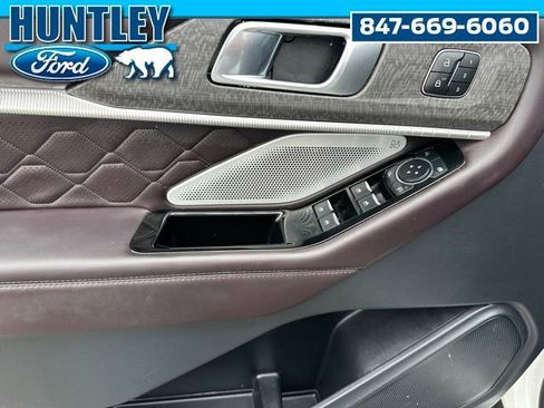Used 2025 Ford Explorer Platinum w/ Ultimate Package AWD/4WD image 23