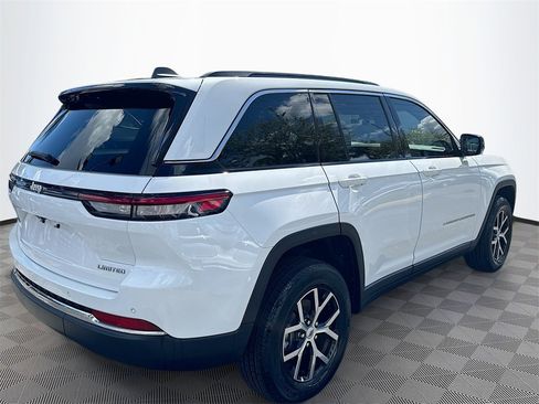 Used 2025 Jeep Grand Cherokee Limited image 6