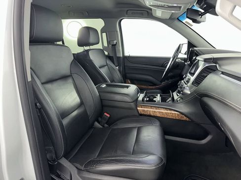 Used 2018 Chevrolet Suburban Premier RWD image 7