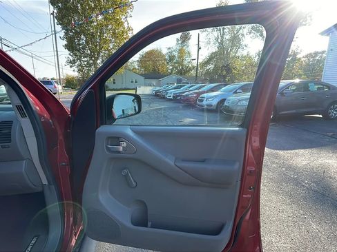 Used 2014 Nissan Frontier S image 23