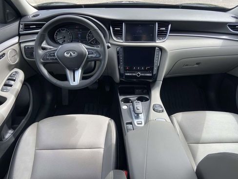 Used 2024 INFINITI QX50 Luxe w/ Accent Package FWD image 12