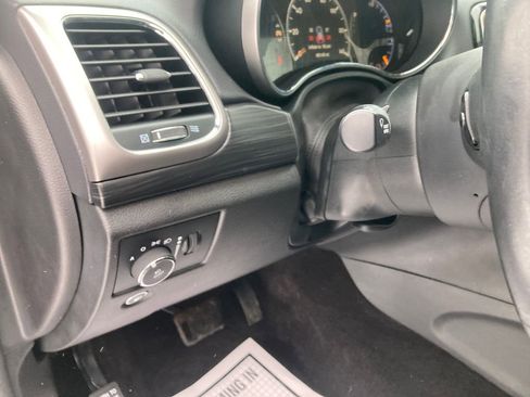 Used 2019 Jeep Grand Cherokee Altitude image 16