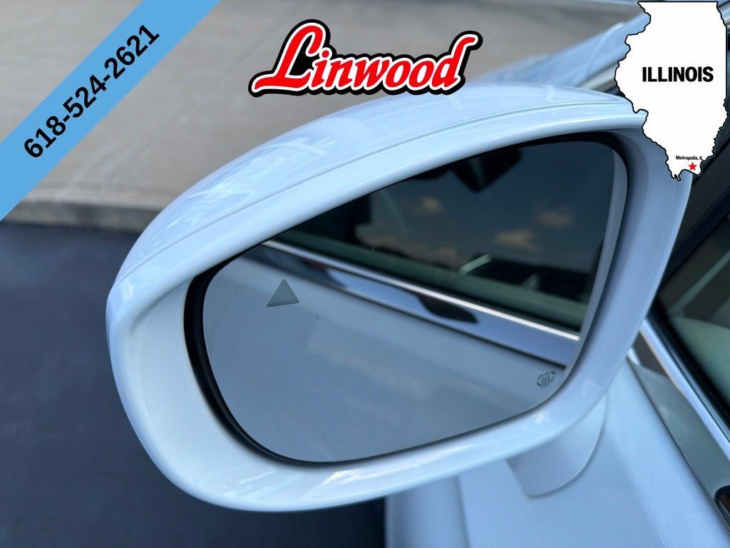 Used 2020 Chrysler Pacifica Touring-L Plus w/ Advanced Safetytec Group FWD image 16