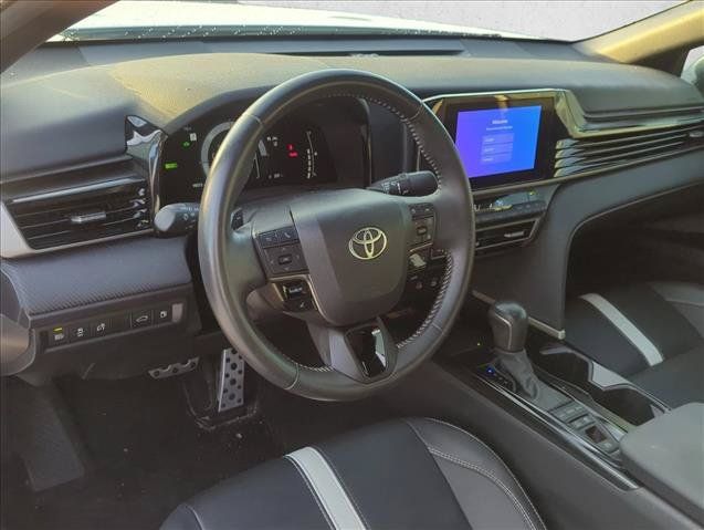 Used 2025 Toyota Camry SE w/ Convenience Package FWD image 10