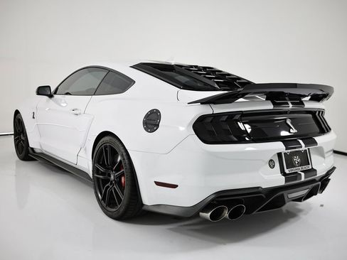 Used 2021 Ford Mustang Shelby GT500 w/ Technology Package RWD image 3