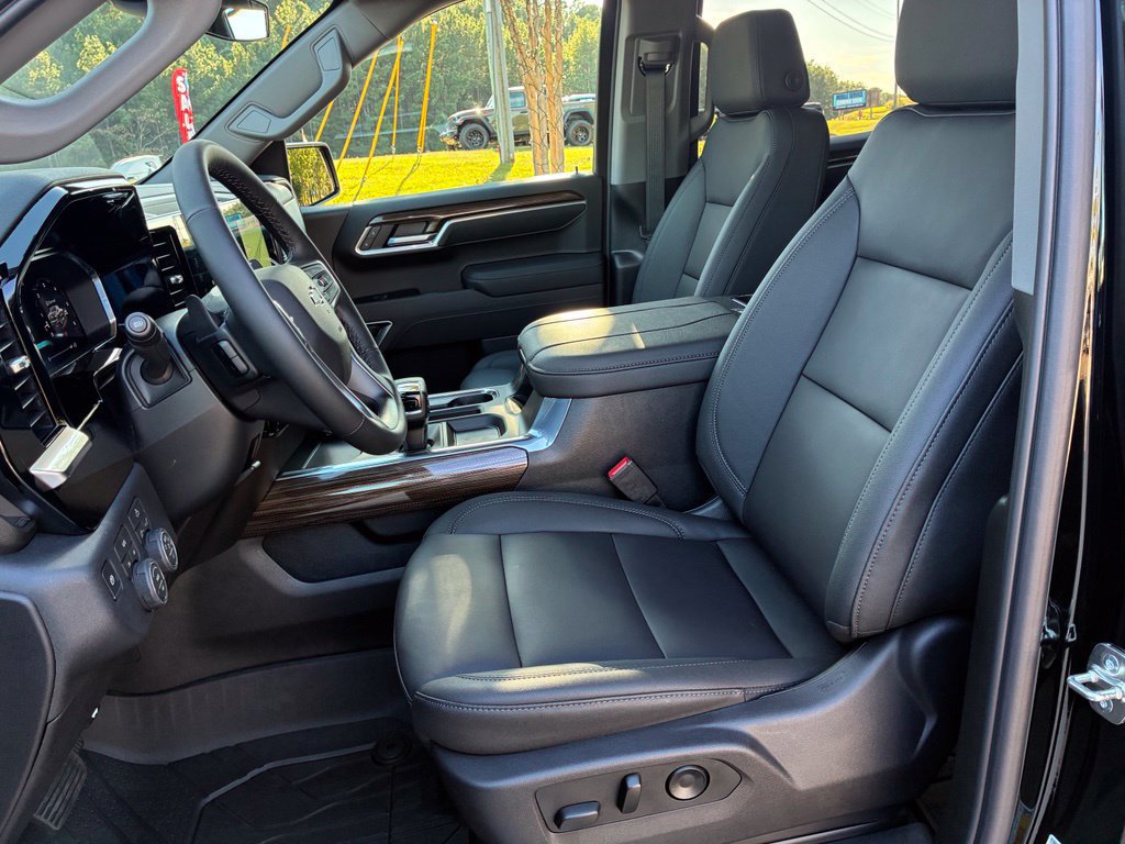 New 2026 Chevrolet Silverado 1500 RST w/ Redline Edition AWD/4WD image 28