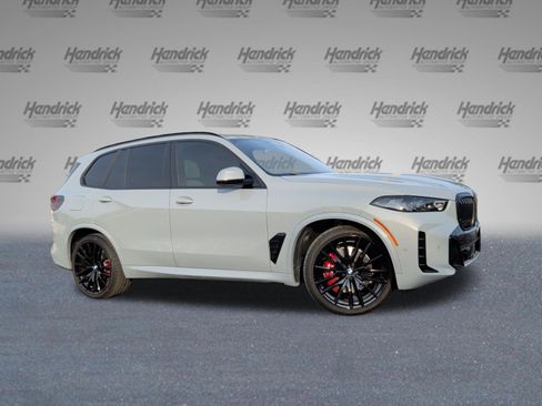 Used 2026 BMW X5 xDrive40i w/ M Sport Package AWD/4WD image 2