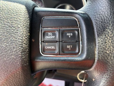 Used 2014 Dodge Avenger SE FWD image 19