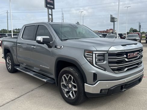 Used 2025 GMC Sierra 1500 SLT w/ SLT Premium Plus Package image 9