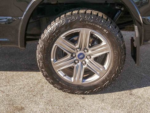 Used 2018 Ford F150 Lariat w/ Equipment Group 502A Luxury image 6