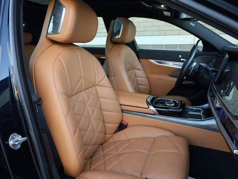 Used 2023 BMW 740i w/ Parking Assistance Package RWD image 31