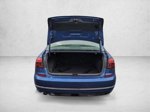 Used 2017 Volkswagen Passat 1.8T R-Line w/ R-Line Lighting Package image 7