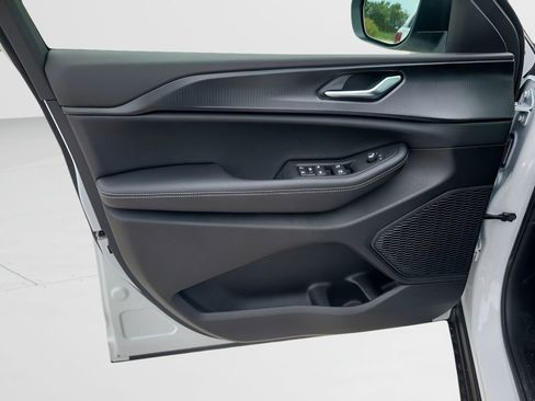 New 2025 Jeep Grand Cherokee L Laredo image 41