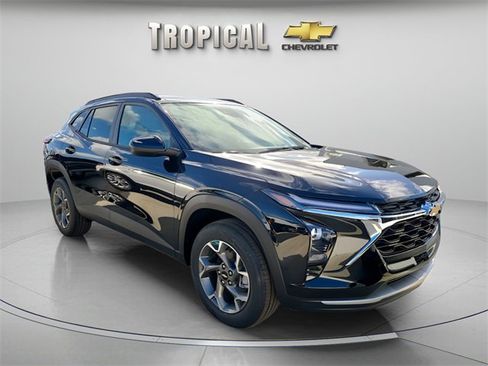 New 2026 Chevrolet Trax LT w/ Driver Confidence Package image 5