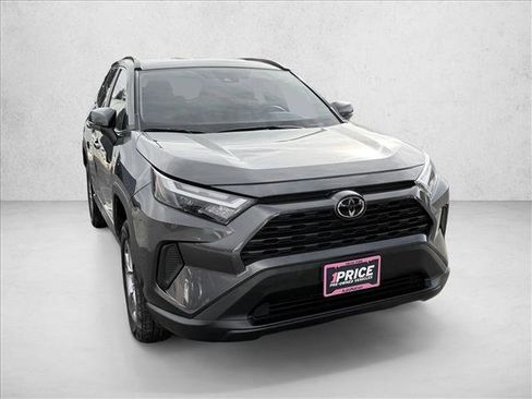 Used 2025 Toyota RAV4 XLE AWD/4WD image 3