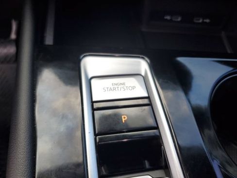Used 2024 Volkswagen Atlas Cross Sport SE AWD/4WD image 24