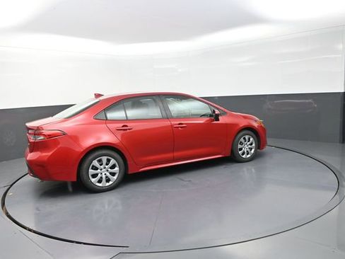 Used 2021 Toyota Corolla LE FWD image 59