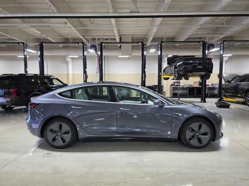 Used 2019 Tesla Model 3 Standard Range Plus image 8