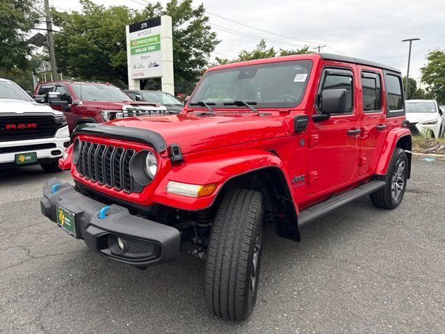 Used 2024 Jeep Wrangler Unlimited w/ Convenience Group AWD/4WD image 3