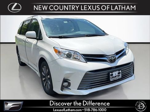 Used 2018 Toyota Sienna XLE Premium AWD/4WD image 1