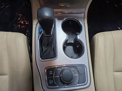 Used 2019 Jeep Grand Cherokee Limited w/ Trailer Tow Group IV image 27