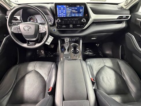 Used 2022 Toyota Highlander Platinum FWD image 39