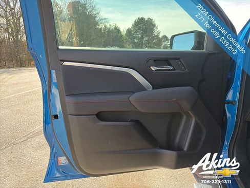 Certified 2024 Chevrolet Colorado Z71 w/ Z71 Convenience Package 2 image 15