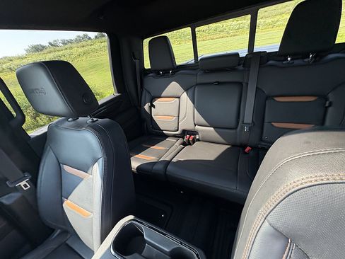 Used 2024 GMC Sierra 2500 AT4 w/ AT4 Preferred Package AWD/4WD image 32