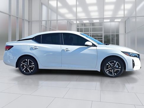 New 2025 Nissan Sentra SV image 6