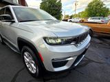 Used 2022 Jeep Grand Cherokee Limited image 3