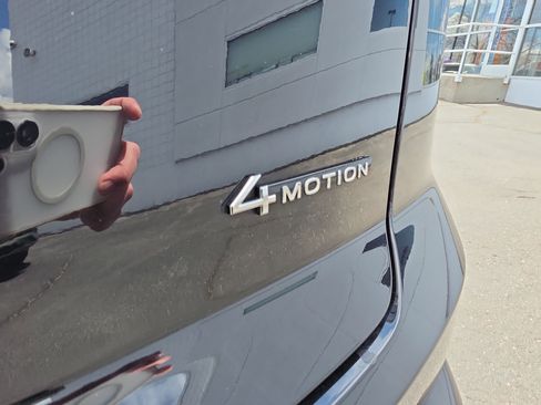 Used 2025 Volkswagen Atlas Cross Sport SE w/ Panoramic Sunroof Package image 29