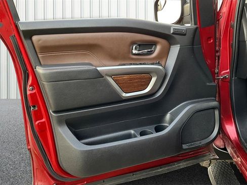 Used 2018 Nissan Titan Platinum Reserve image 21