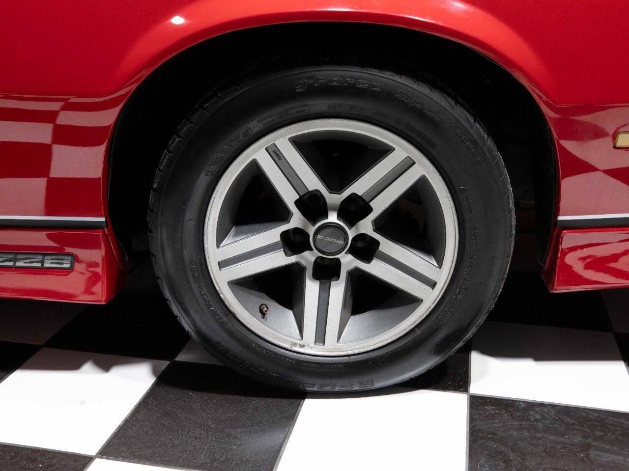 Used 1987 Chevrolet Camaro Z28 RWD image 25