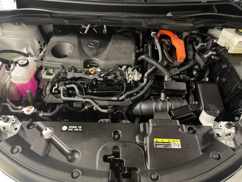 Certified 2024 Toyota Sienna XLE w/ XLE Plus Package AWD/4WD image 9