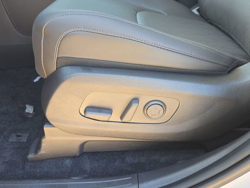 New 2026 Kia Carnival EX FWD image 21