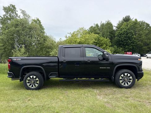 Used 2025 Chevrolet Silverado 2500 Custom w/ Custom Value Package AWD/4WD image 5