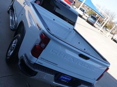 Used 2024 Chevrolet Silverado 2500 LT image 16