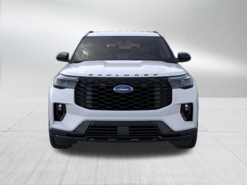 New 2026 Ford Explorer ST-Line image 2