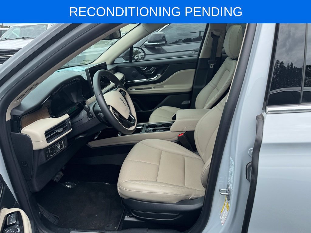 Used 2025 Lincoln Corsair Grand Touring AWD/4WD image 8