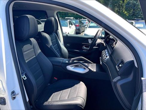 Used 2023 Mercedes-Benz GLS 580 4MATIC image 7