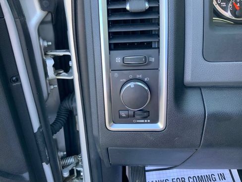 Used 2016 RAM 2500 SLT AWD/4WD image 17