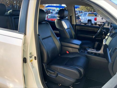 Used 2013 Toyota Tundra 4x4 CrewMax image 8