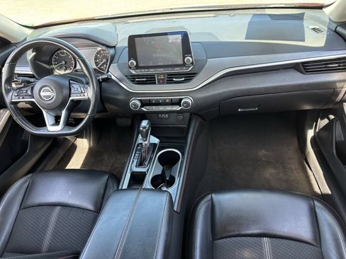 Used 2024 Nissan Altima 2.5 SR FWD image 16