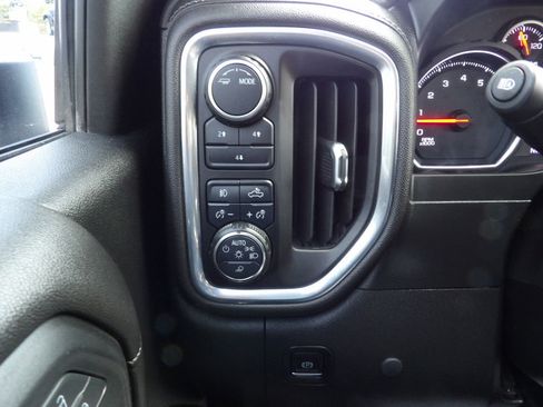 Used 2020 Chevrolet Silverado 2500 LT w/ Convenience Package AWD/4WD image 19