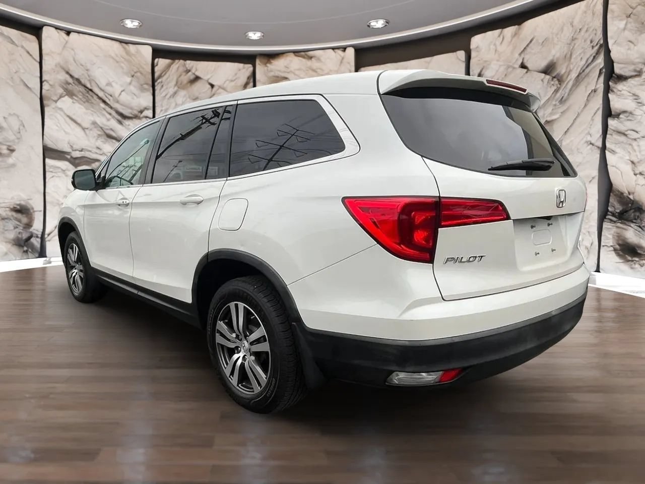 Used 2016 Honda Pilot EX image 5