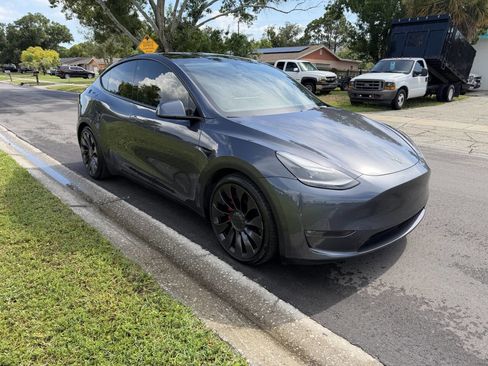 Used 2021 Tesla Model Y Performance AWD/4WD image 2