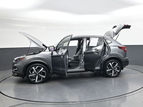 Used 2022 Nissan Rogue Sport SL w/ Premium Package image 39