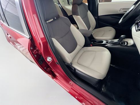 Used 2020 Toyota Corolla LE image 29