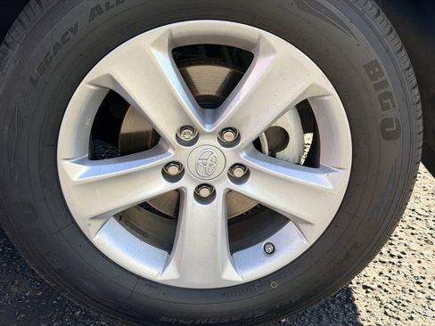 Used 2013 Toyota RAV4 XLE image 47